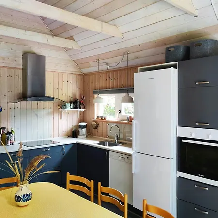 Near With Wilderness Bath *